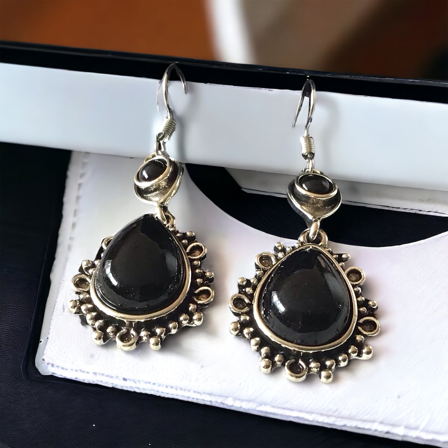 Obsidian Ohrring mit Tropfen | Edelstahl versilbert | Vintage |  in Samtsäckchen | Trachtenschmuck